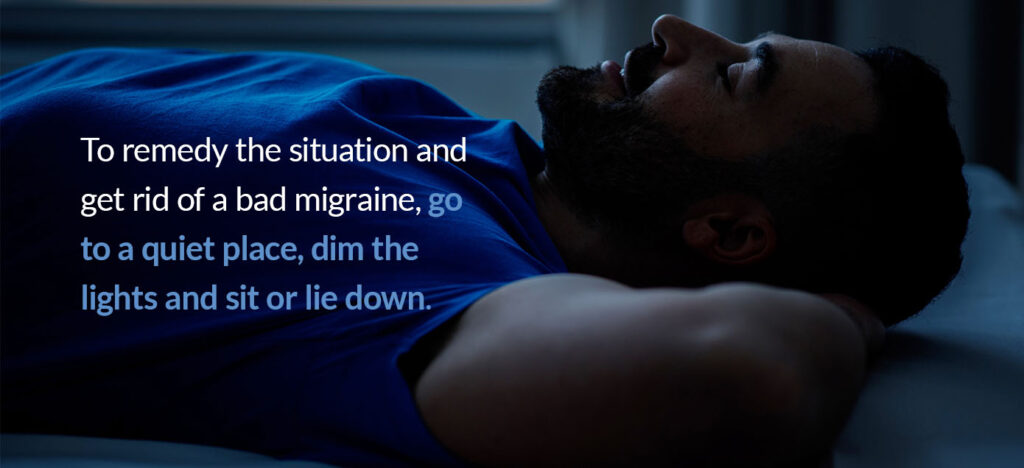 Vaya a una habitación tranquila y oscura